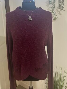 Women’s Cozy Crewneck Sweater in Deep Burgundy